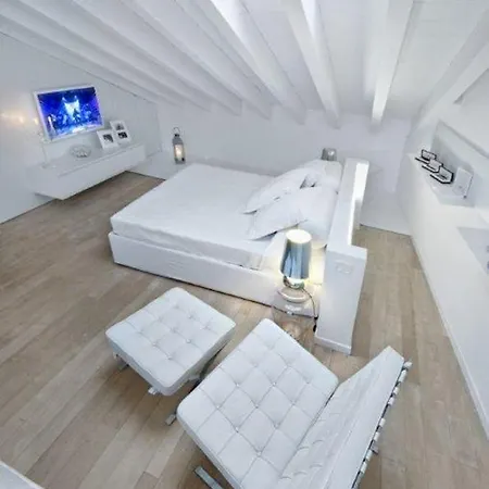 Loft Di Design A In Localita Borgo Castello *